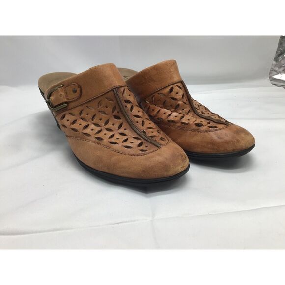 Clarks Bendables Leather Mule Size 6M Slip On Clog Buckle Accent Boho Vintage - Picture 1 of 9